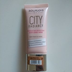 NEW Bourjois City Radiance 05 -  Golden Beige